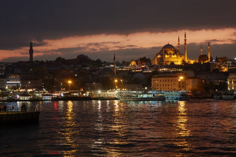 Ultimate Travel Guide to Istanbul, Turkey Culture, Food, History & Views